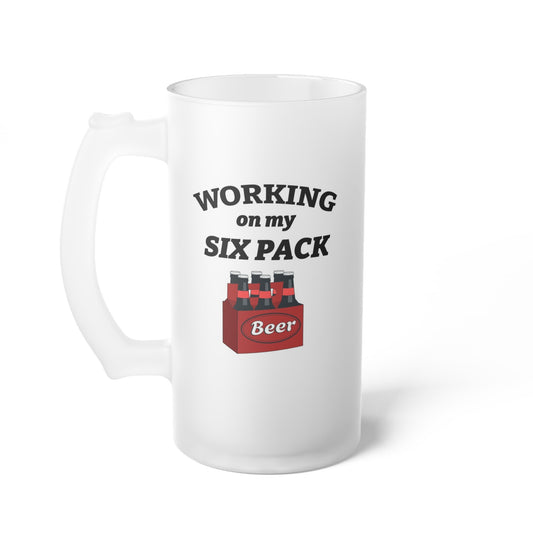 Halba de Bere cu Mesaj Working on my six pack , 500 ml, transparenta, mata